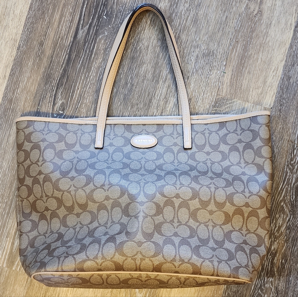 Coach Shoulder bag